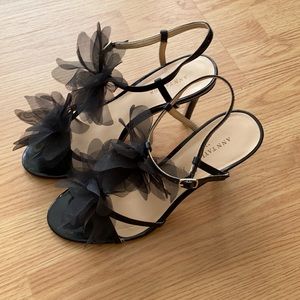 Ann Taylor Black Strappy Floral Heels. Size 8